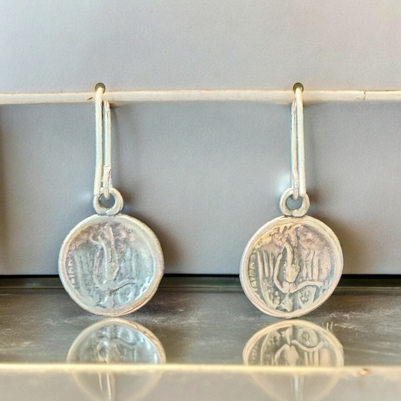 VTG | Silver-Tone Roman Coin Style Earrings - Picture 5 of 5